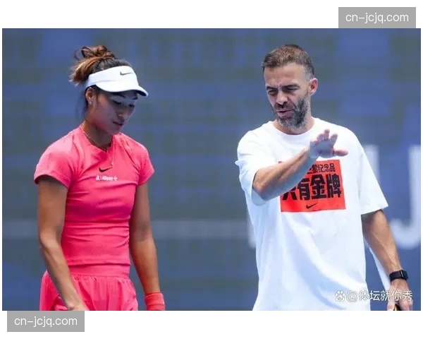 郑钦文社交媒体取关功勋教练里巴，引发外界对团队调整广泛猜测